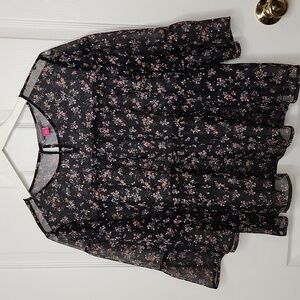 Vince Camuto oversized flutter sleeve sheer floral blouse Size Large